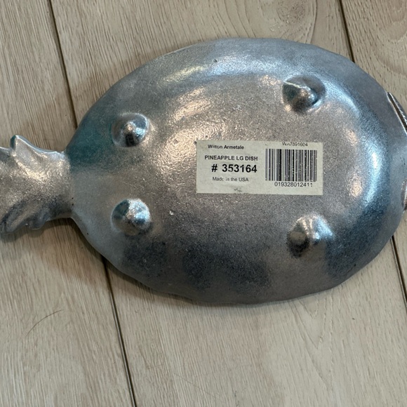 Wilton Armetale large pineapple dish - Picture 2 of 2